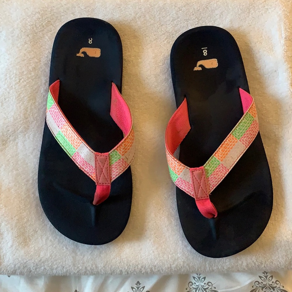 Size 8 Vineyard Vines flip flops!